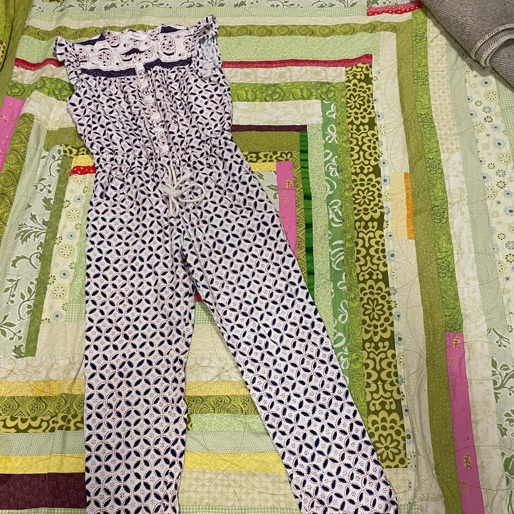 XiRENA Liam Jumpsuit in Sandcastle Pattern/Navy, Red, and White